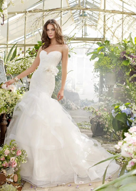 Discover the latest trends in women’s fashion   Lazaro Tara Keely TK2200