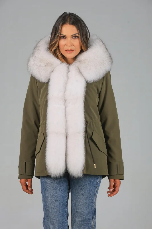 Modern fashion pieces designed for all women   Parka in cotone tecnico impermeabile short white