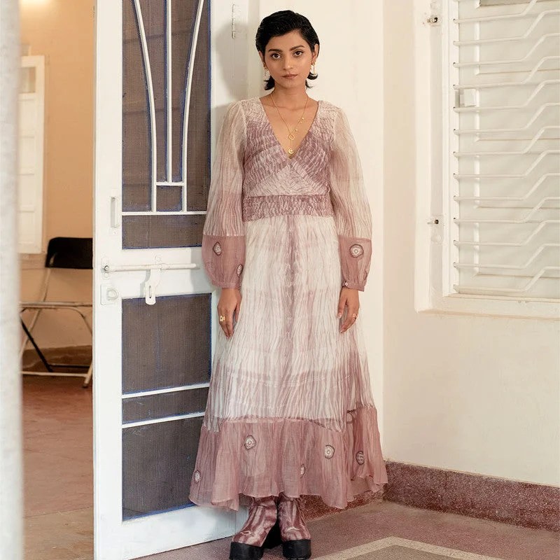 Refresh your wardrobe with high-quality women’s fashion Handwoven Chanderi Silk Rosewood & White A-Line Dress Refresh your wardrobe with high-quality women’s fashion Handwoven Chanderi Silk Rosewood & White A-Line Dress